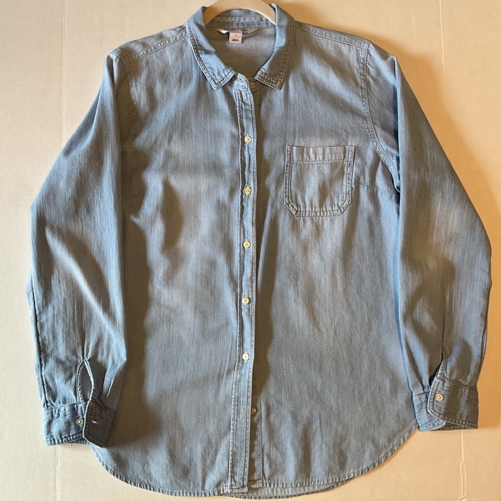 Old Navy Women's Light Blue Denim Button Down Shirt